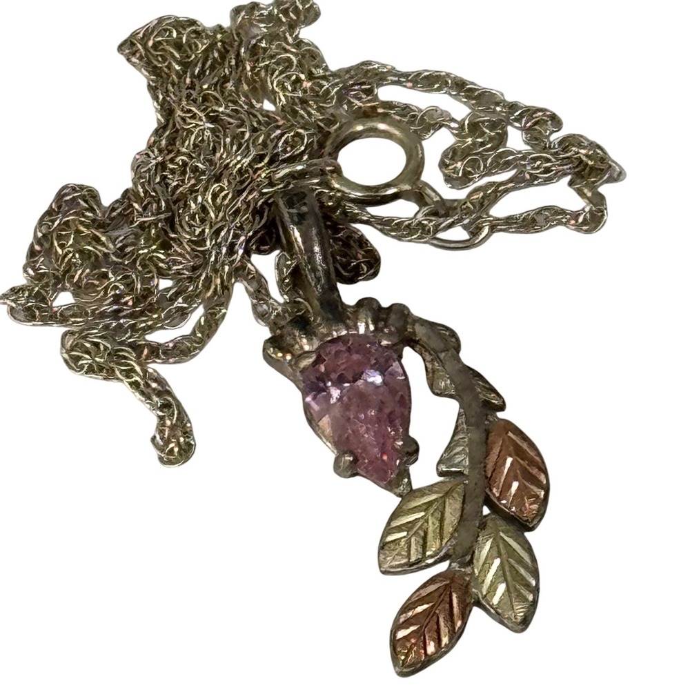 C.CO. Black Hills Gold Necklace Womens OS‎ Silver Pink Ice Pear Leaf Pendant